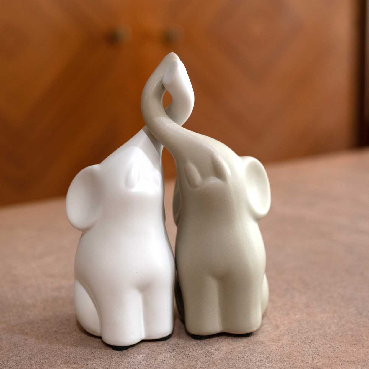 Villa Altachiara - Set due elefanti proboscide incrociata - h16cm